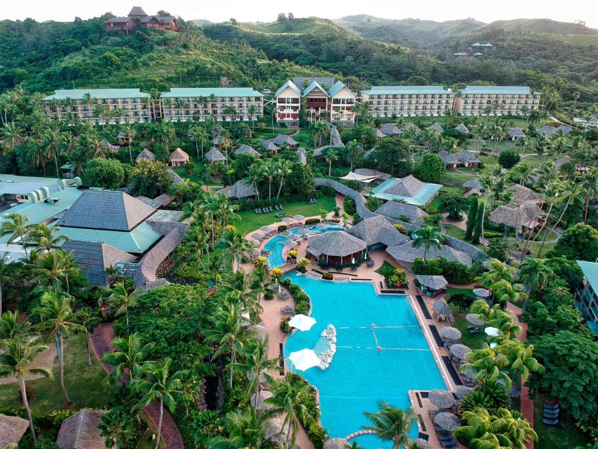 Outrigger Fiji Beach Resort Korotogo Dış mekan fotoğraf Vinpearl Hotel Nha Trang