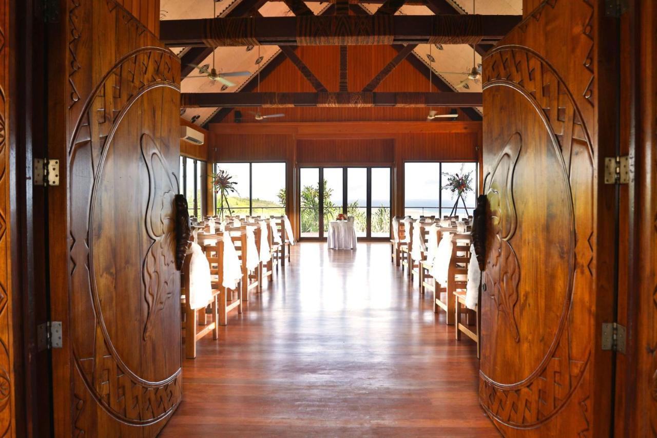 Outrigger Fiji Beach Resort Korotogo Dış mekan fotoğraf The interior of the church