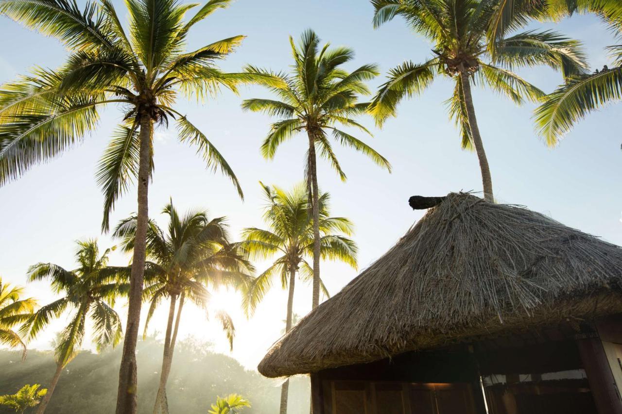Outrigger Fiji Beach Resort Korotogo Dış mekan fotoğraf A hut in the village of Avatele