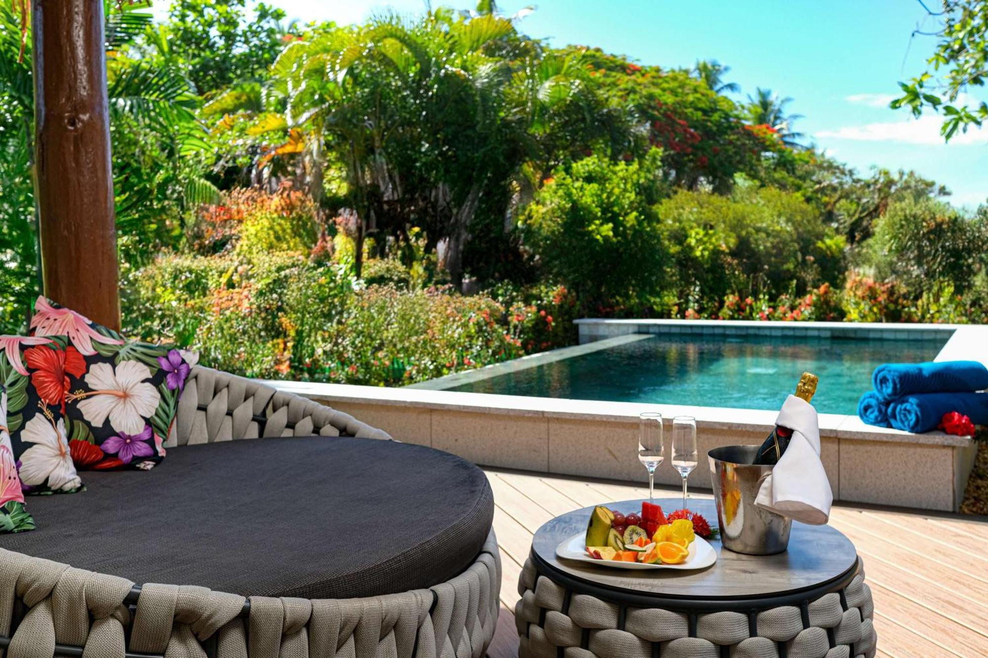 Outrigger Fiji Beach Resort Korotogo Dış mekan fotoğraf