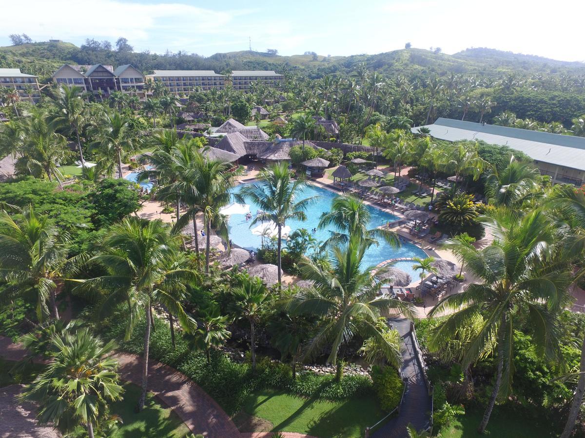 Outrigger Fiji Beach Resort Korotogo Dış mekan fotoğraf Aerial view of the resort