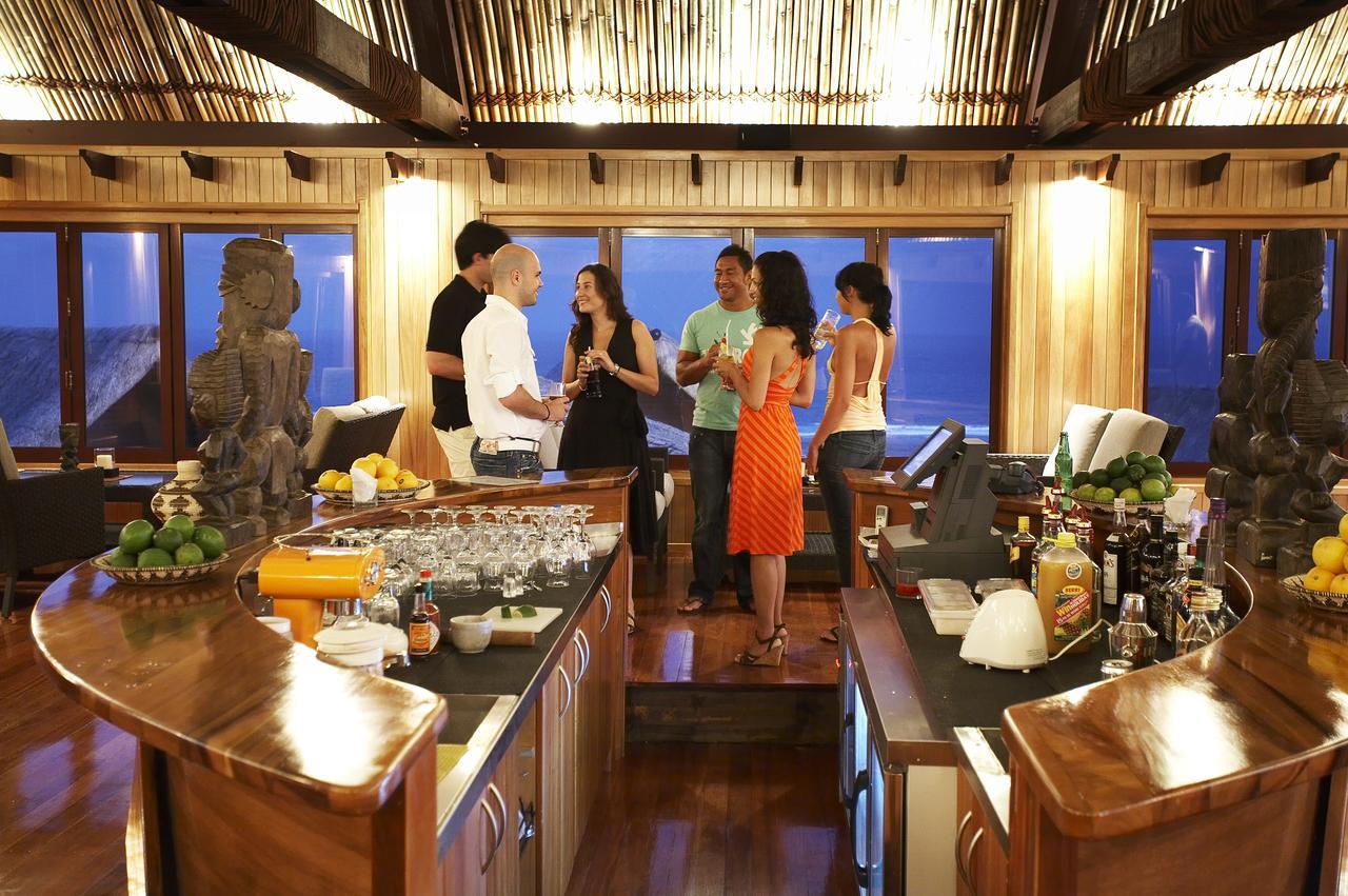 Outrigger Fiji Beach Resort Korotogo Dış mekan fotoğraf The interior of the restaurant