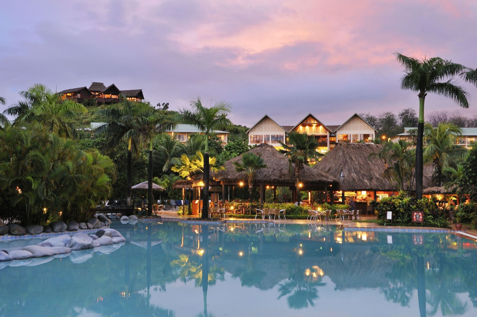 Outrigger Fiji Beach Resort Korotogo Konforlar fotoğraf The pool at the resort